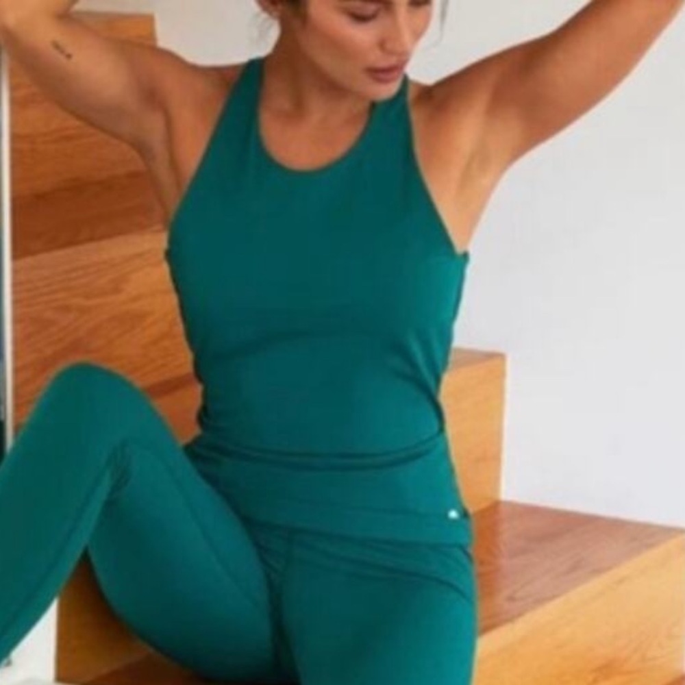 Outerknown Women's Teal Tank Top Size Small
NWT